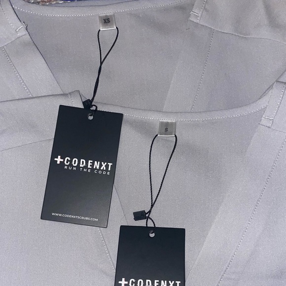 CODE NXT LIGHT/OVERCAST GRAY SCRUB SETS - Picture 2 of 4